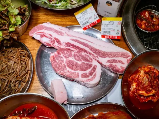 Wolhwagogi Munrae Main Branch Korean Beef BBQ (Hanwoo) 1