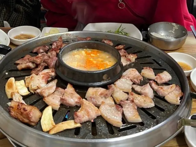 Myeongpumdwitgogi Photos 3