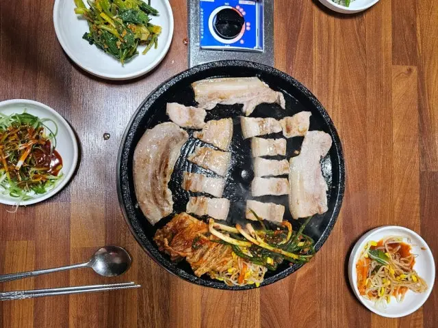 Tongdwaeji 五花肉烤肉 1