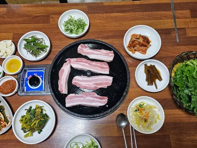 Tongdwaeji 五花肉烤肉 2