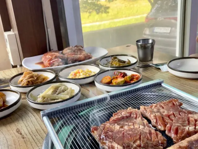 Cheonansutbulgalbi Galbi (Korean Short Ribs) 2