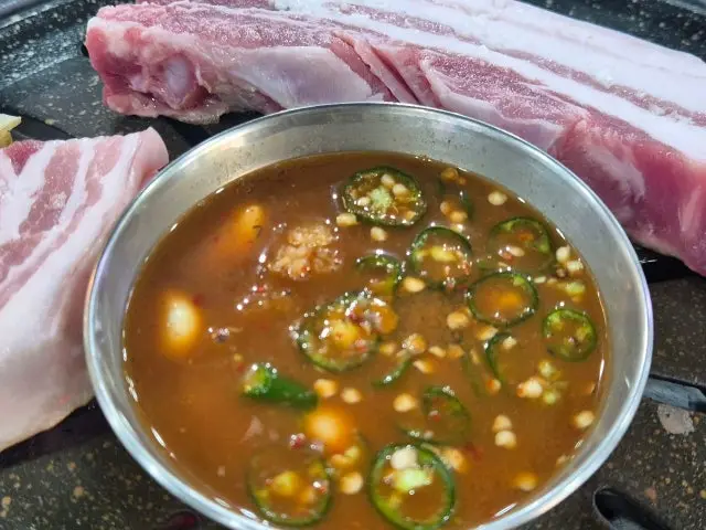 Mojeongchamsutdwaejigogi Samgyeopsal (Pork Belly BBQ) 3