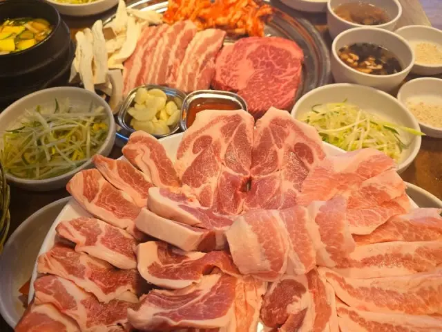 Dutumhansutbulsaenggogi 猪排骨 1