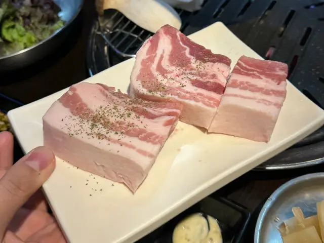 Hwanggeumdwaeji Solo-Friendly Korean BBQ 3