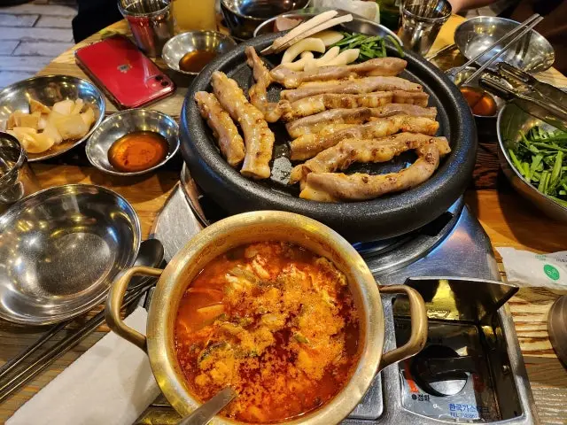 Gopchanggo Daehakro Branch Makchang (Grilled Intestines) 2