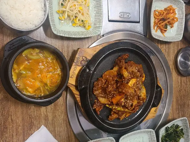 Ssamiranggogirang Ssambap Chadolbagi (Beef Brisket) 3