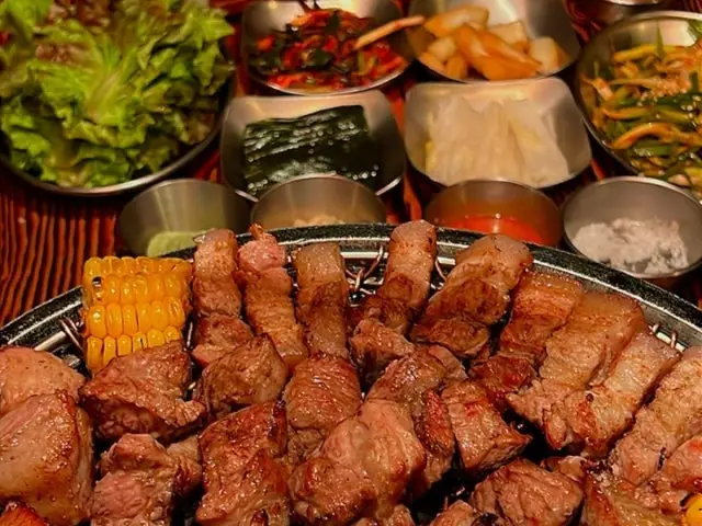 Gogikkungimchunbae Jongrojikyeong Branch Korean Beef BBQ (Hanwoo) 1