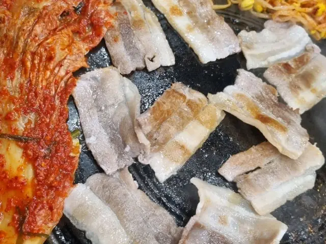 Hanbaksadaepaesamgyeopsal サムギョプサル 1