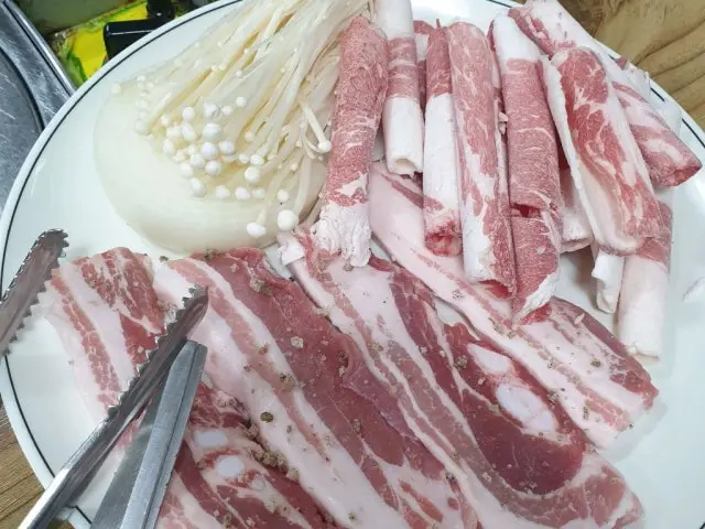 Donbangseoksamgyeopsal Old-School Korean BBQ 1