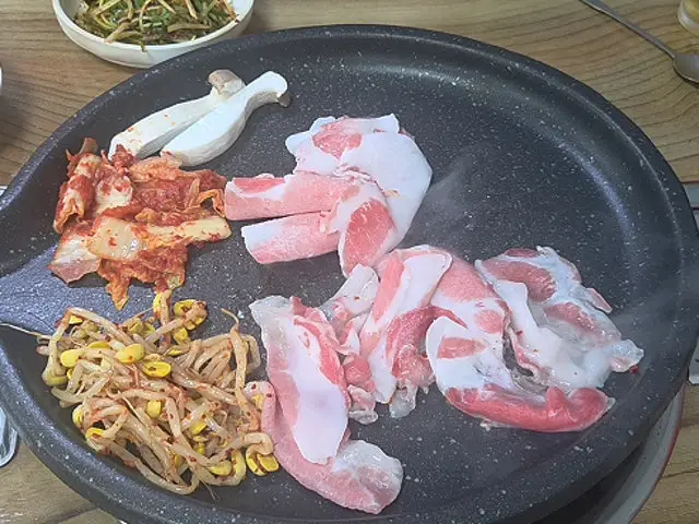 Choryanghwaseonggalbi Old-School Korean BBQ 3