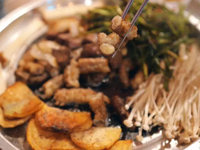 Ipalgopchang Gopchang (Grilled Intestines) 1