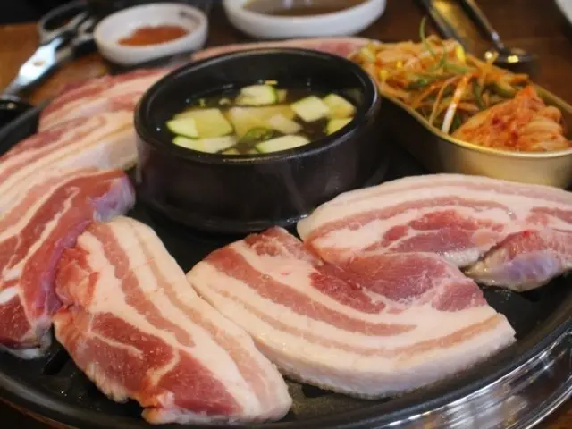엉터리생고기 무한리필 홍대점 가성비 사진 1