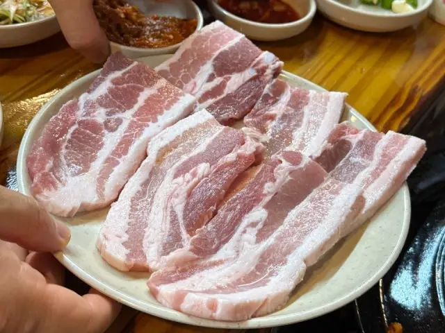 Tongnamudwaejijjang Sungui1ho店 写真 3
