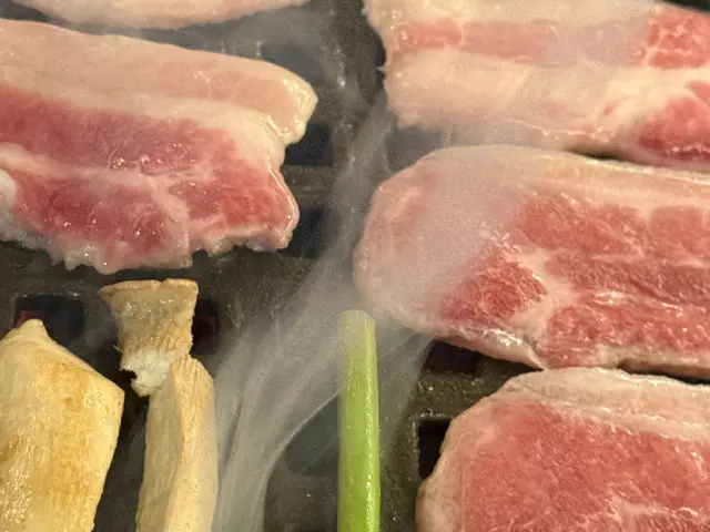 Naengsami Matitneun Myeongranghoegwan Gyodae Branch Moksal (Pork Neck) 3