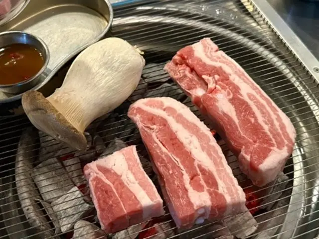 Gogireulpumda Junghwa Branch Galbi (Korean Short Ribs) 2