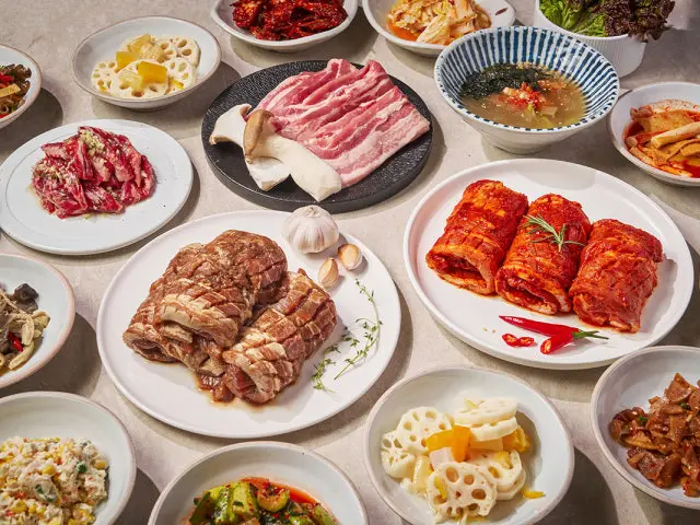 Hwahwadwaejiwanggalbi Busanchungmu Branch Cheap Korean BBQ 1