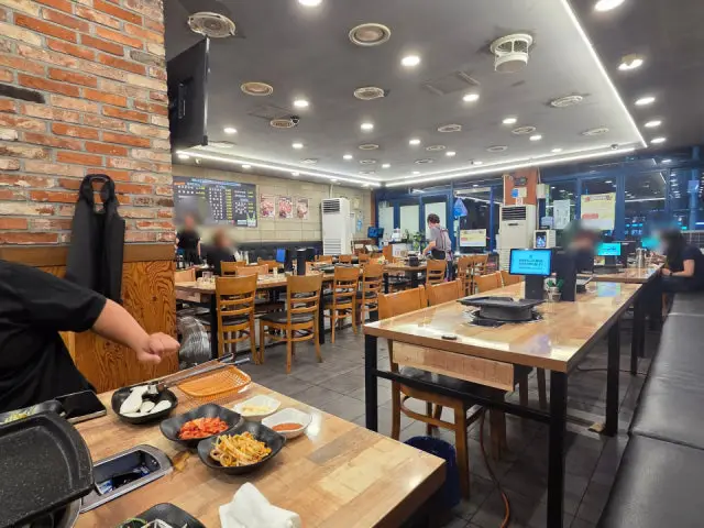 Haengbokhandaepaesamgyeop Jobang Branch Korean BBQ 3