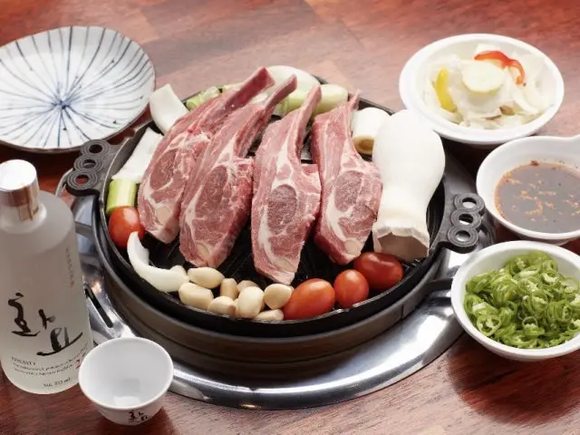 Jinggiseukanraem Gwanggyo Korean BBQ 1