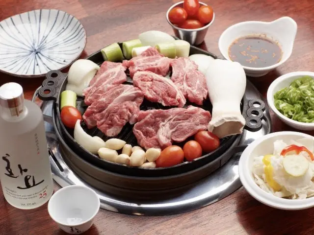 Jinggiseukanraem Gwanggyo Korean BBQ 2