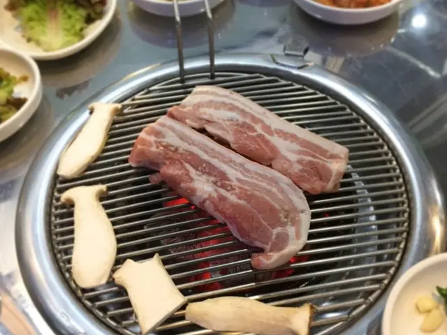 Dodamchamsutbulgui Charcoal-Grilled Galbi 1